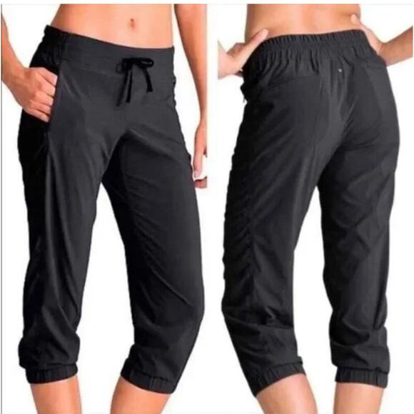 Athleta Pants - Athleta La Viva Capri Black Pants Womens Sz 6 *964585 Hiking Travel Lightweight